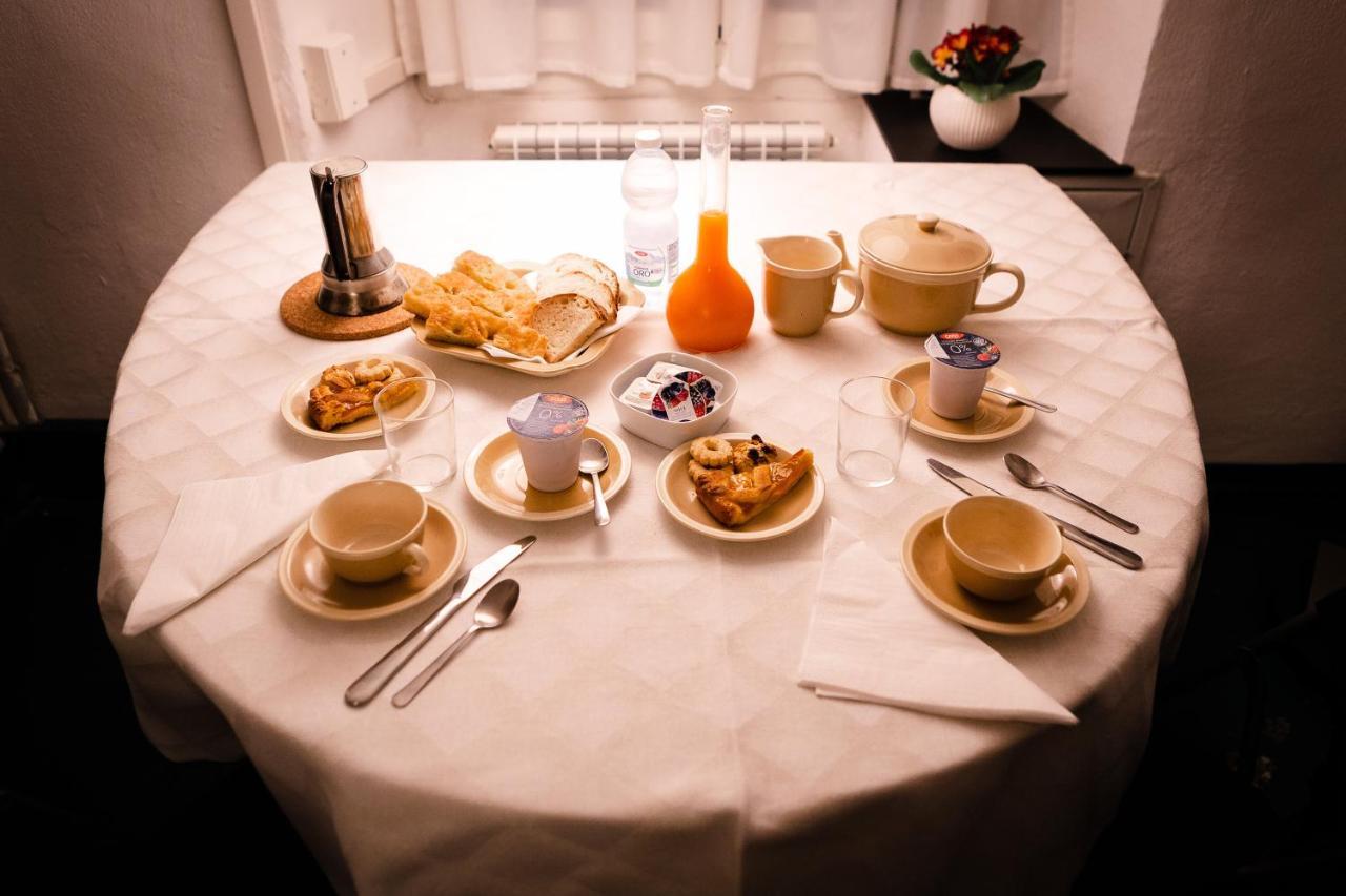 B&B La Casa Del Cuoco - Piccola Camera Con Colazione In Appartamento Condiviso Con L'Host 제노바 외부 사진